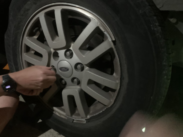 2019-10-27-Crossman-Golf-Tournament-08-Waynes-broken-rim-tire.JPG