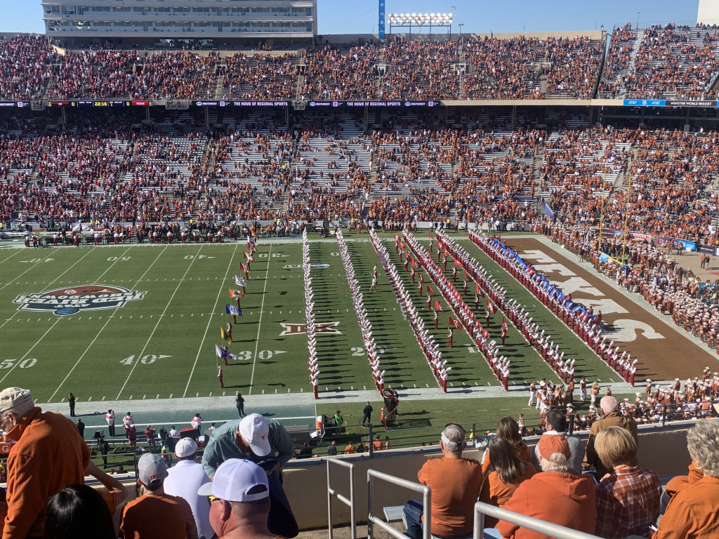 2019/10(October)/UTD-Parents-weekend/1024x768_2019-10-12-Texas-vs-OU-in-Dallas-19.JPG