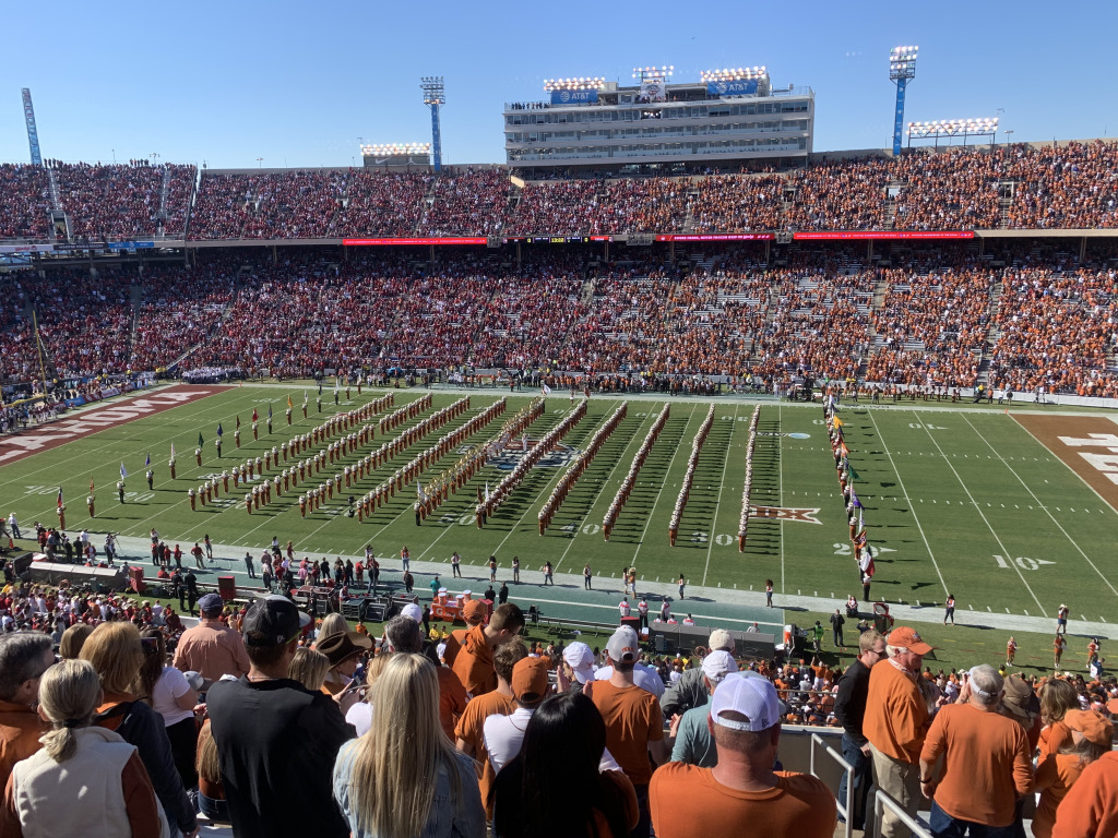 2019/10(October)/UTD-Parents-weekend/1024x768_2019-10-12-Texas-vs-OU-in-Dallas-23.JPG