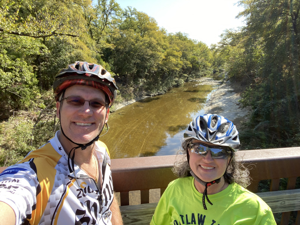 2019/10(October)/UTD-Parents-weekend/1024x768_2019-10-13-Travis-Suzi-Radbikes-Ride-1.JPG