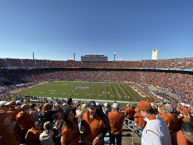 2019/10(October)/UTD-Parents-weekend/640x480_2019-10-12-Texas-vs-OU-in-Dallas-21.JPG