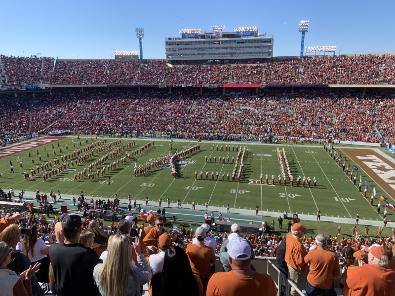 2019/10(October)/UTD-Parents-weekend/800x600_2019-10-12-Texas-vs-OU-in-Dallas-24.JPG