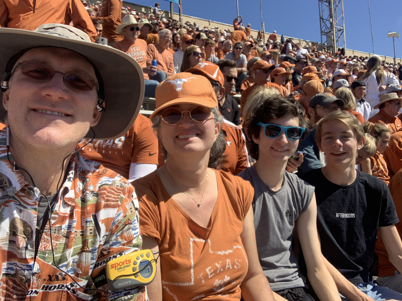 2019/10(October)/UTD-Parents-weekend/800x600_2019-10-12-Texas-vs-OU-in-Dallas-29-Travis-Suzi-Dax-Alec.JPG