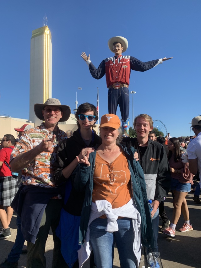 2019/10(October)/UTD-Parents-weekend/OU_Dallas_Fair/640x480_2019-10-12-Texas-State-Fair-34.JPG