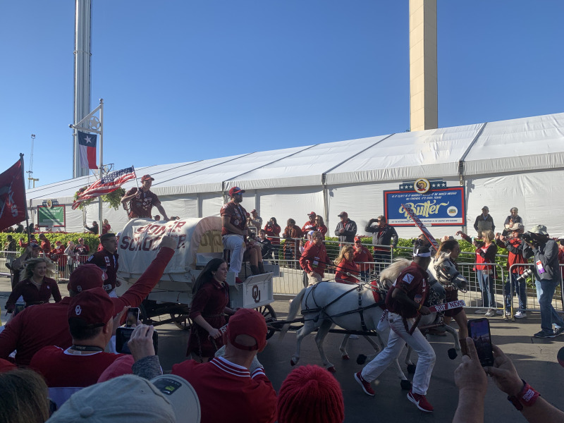 2019/10(October)/UTD-Parents-weekend/OU_Dallas_Fair/800x600_2019-10-12-Texas-State-Fair-06.JPG