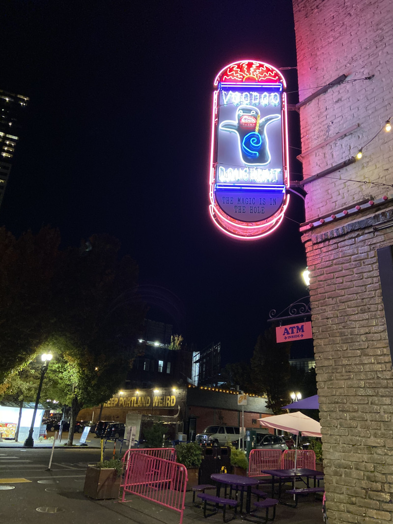 2019/10(October)/Vistra-Travel/Portland/800x600_2019-10-09-Vistra-Portland-7-VooDoo-sign.JPG