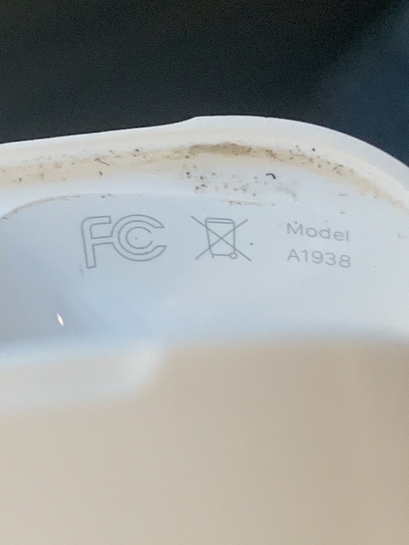 2019/11(November)/Airpods/800x600_2019-11-04-Airpods-cracked-and-replaced-3.JPG