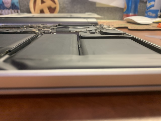 2019/11(November)/MacBookPro-battery-replacement/640x480_2019-11-23-Macbook-pro-15-battery-replacement-6.JPG