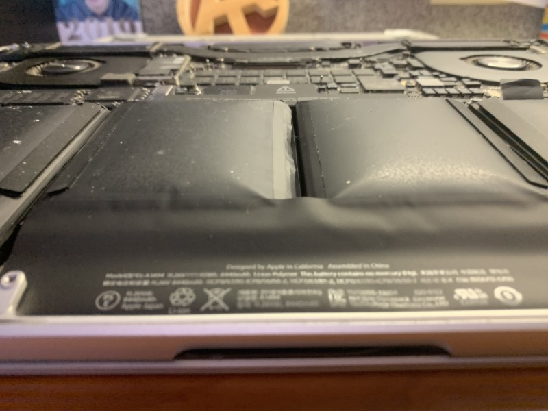 2019-11-23-Macbook-pro-15-battery-replacement-3-bulged-batteries.JPG