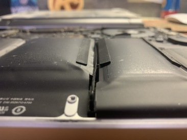 2019-11-23-Macbook-pro-15-battery-replacement-4-bulged-batteries.JPG