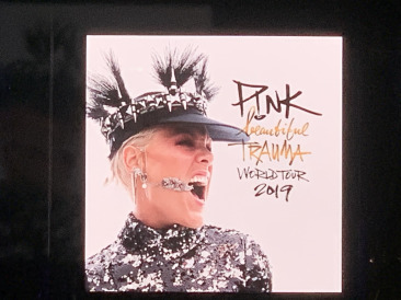 2019-11-02-Pink-Concert-04.JPG
