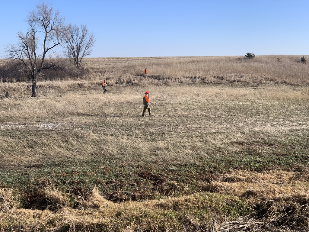 2019/11(November)/SD-Pheasant-Hunting/1024x768_2019-11-14-Pheasant-Hunting-01-Dan-Mike-Jake.JPG