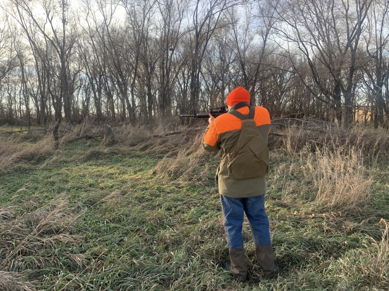 2019/11(November)/SD-Pheasant-Hunting/800x600_2019-11-15-Pheasant-Hunting-07-Dan-AR15.JPG