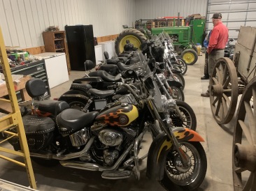 2019-11-10-SD-Pheasant-Hunting-08-Johns-motorcycles.JPG