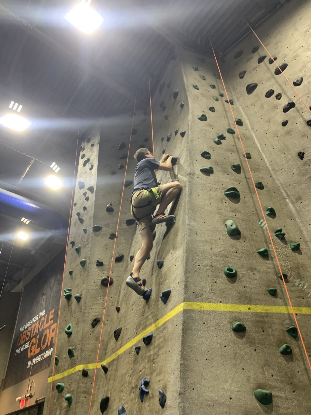 2019/11(November)/Thanksgiving/1024x768_2019-11-30-Rock-Climbing-at-Main-Event-02-Steve.JPG