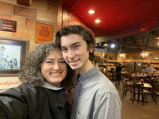 2019/11(November)/Thanksgiving/2019-11-23-Dax-home-for-Thanksgiving-Suzi.JPG