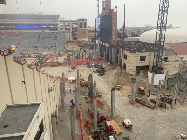 2019/11(November)/Thanksgiving/640x480_2019-11-29-UT-Football-game-01-endzone-construction.JPG
