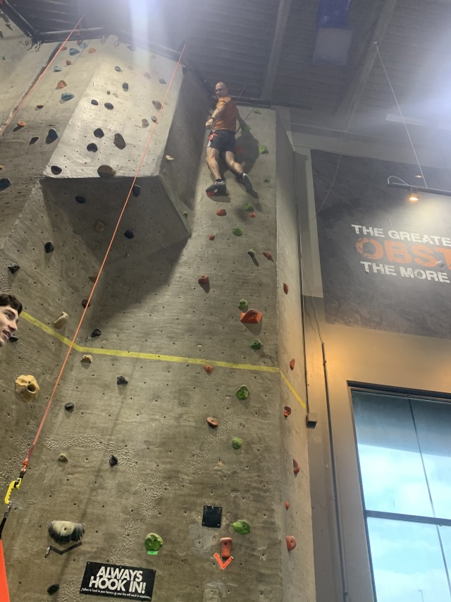 2019/11(November)/Thanksgiving/640x480_2019-11-30-Rock-Climbing-at-Main-Event-05-Travis.JPG