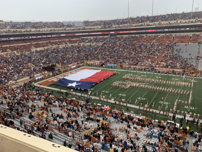 2019/11(November)/Thanksgiving/800x600_2019-11-29-UT-Football-game-08.JPG