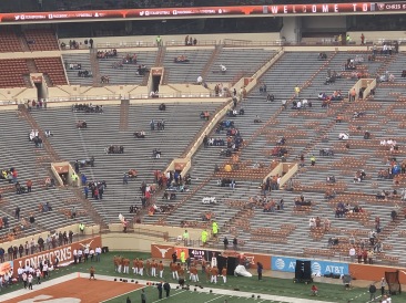 2019-11-29-UT-Football-game-02-Bill-Vava.JPG