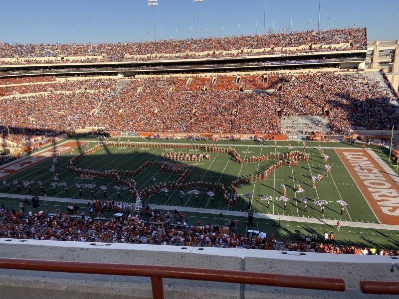 2019/11(November)/UT-Football/800x600_2019-11-09-UT-Football-4.JPG