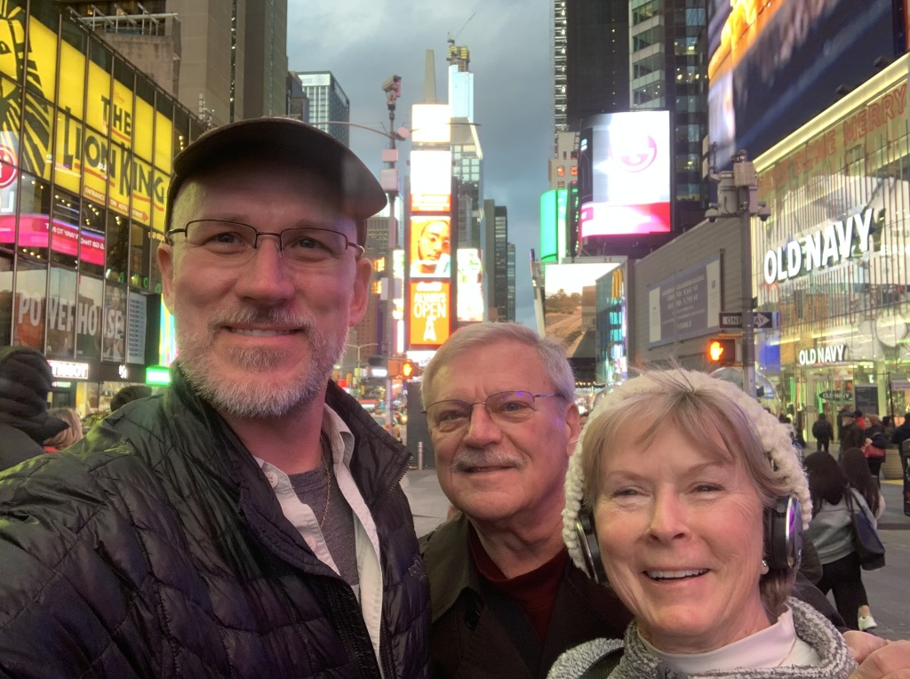 2019/12(December)/VA-New-York-City-Jim-Janeen/1024x768_2019-12-05-New-York-City-01-Times-Square-Travis-Jim-Janeen.JPG