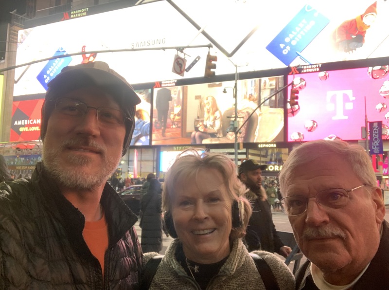 2019/12(December)/VA-New-York-City-Jim-Janeen/800x600_2019-12-04-New-York-City-12-Times-Square-Travis-Janeen-Jim.JPG
