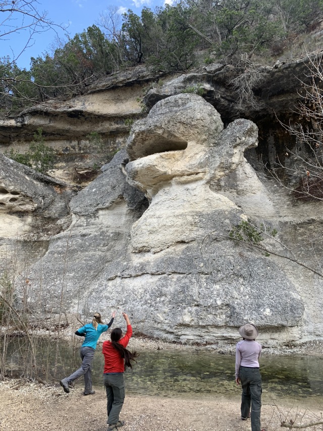 2020/01(January)/Crew-8787-Lost-Maples-Camping/640x480_2020-01-19-Crew-8787-Lost-Maples-Camping-08-Megan-Addison-Izzy-Monkey-Rock.JPG