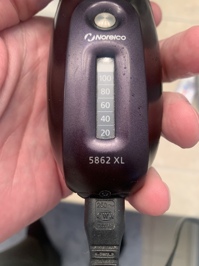 2020/01(January)/Misc/640x480_2020-01-12-Norelco-Razor-Model.JPG