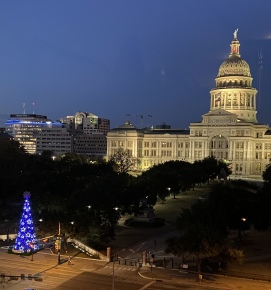 2020-01-08-Capitol-Building-with-Xmas-Tree-2.JPG