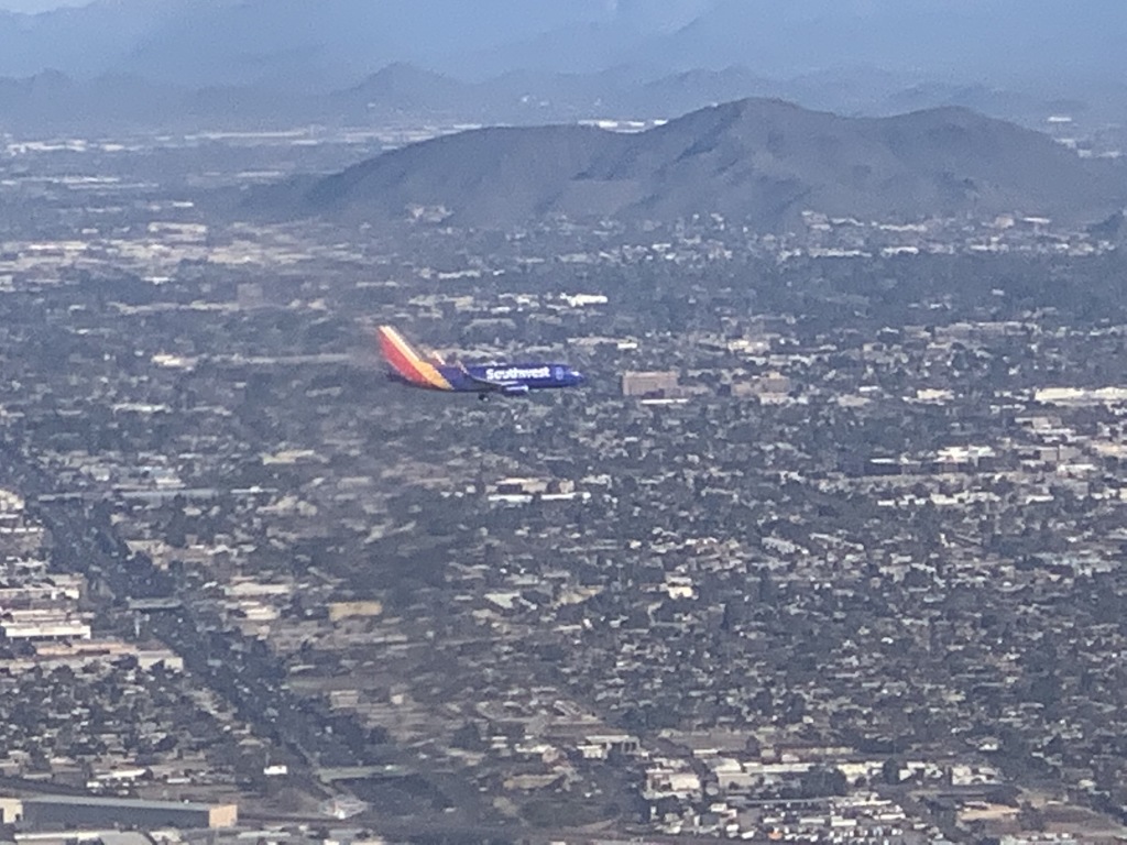 2020/01(January)/Tucson-visit-to-Jim-Janeen/1024x768_2020-01-17-Tucson-visit-Southwest-Plane-on-approach-1.JPG