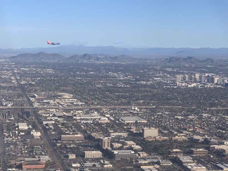 2020/01(January)/Tucson-visit-to-Jim-Janeen/800x600_2020-01-17-Tucson-visit-Southwest-Plane-on-approach-3.JPG