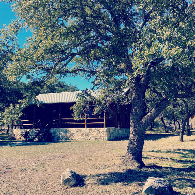 2020/02(February)/BlueStem-camping/640x480_2020-02-01-Bluestem-setup-04-Cabin-colorized.JPG
