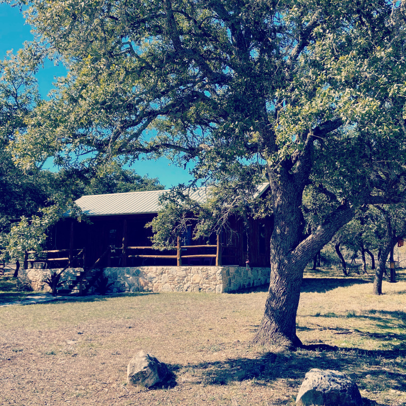 2020/02(February)/BlueStem-camping/800x600_2020-02-01-Bluestem-setup-04-Cabin-colorized.JPG