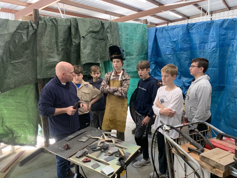 2020/02(February)/BlueStem-camping/800x600_2020-02-08-Bluestem-2-welding-class.JPG