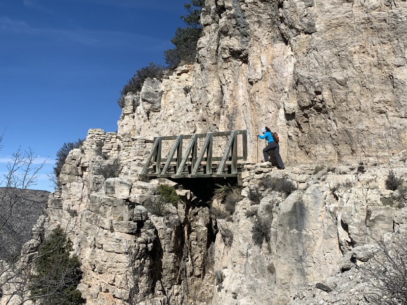 2020/02(February)/Guadalupe-Peak-Texas/800x600_2020-02-16-Guadalupe-Peak-Texas-65-Suzi-bridge.JPG