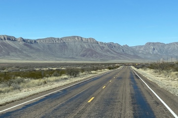 2020-02-15-Guadalupe-Peak-Texas-02-Road.JPG