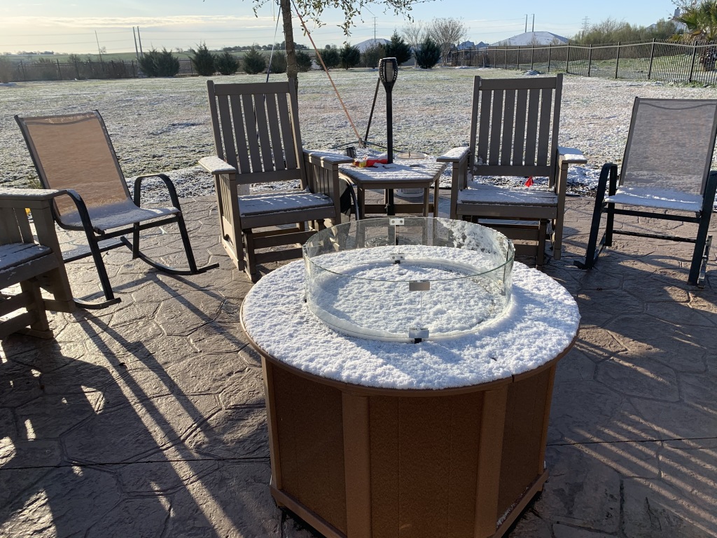2020/02(February)/Snow-in-Hutto/1024x768_2020-02-06-Great-Snowstorm-of-2020-3-firepit.JPG