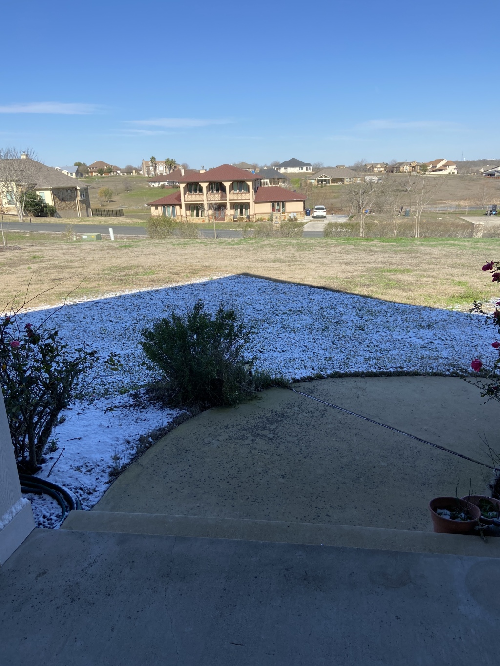 2020/02(February)/Snow-in-Hutto/1024x768_2020-02-06-Great-Snowstorm-of-2020-5-frontyard.JPG