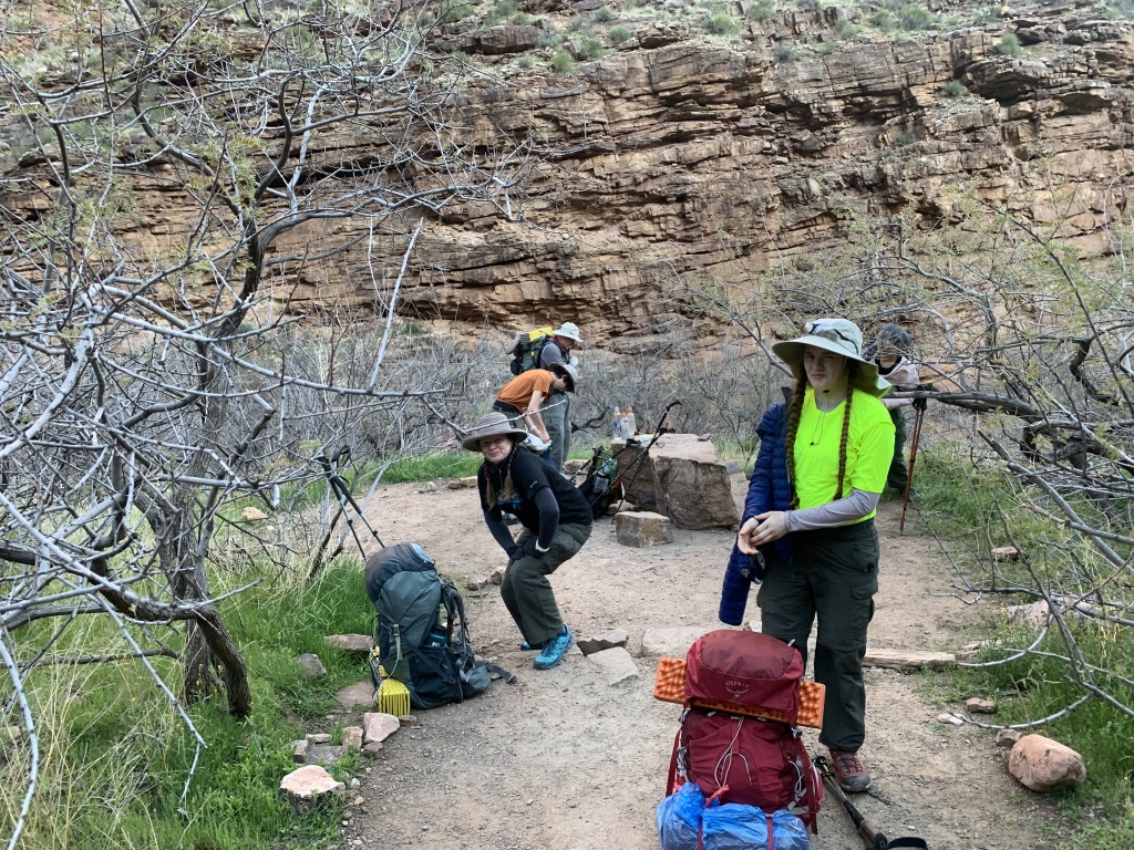 2020/03(March)/Grand-Canyon-Crew-8787/1024x768_2020-03-17-Grand-Canyon-Crew8787-01-Nicole-Dax-Carl-Izzy-Addison.JPG