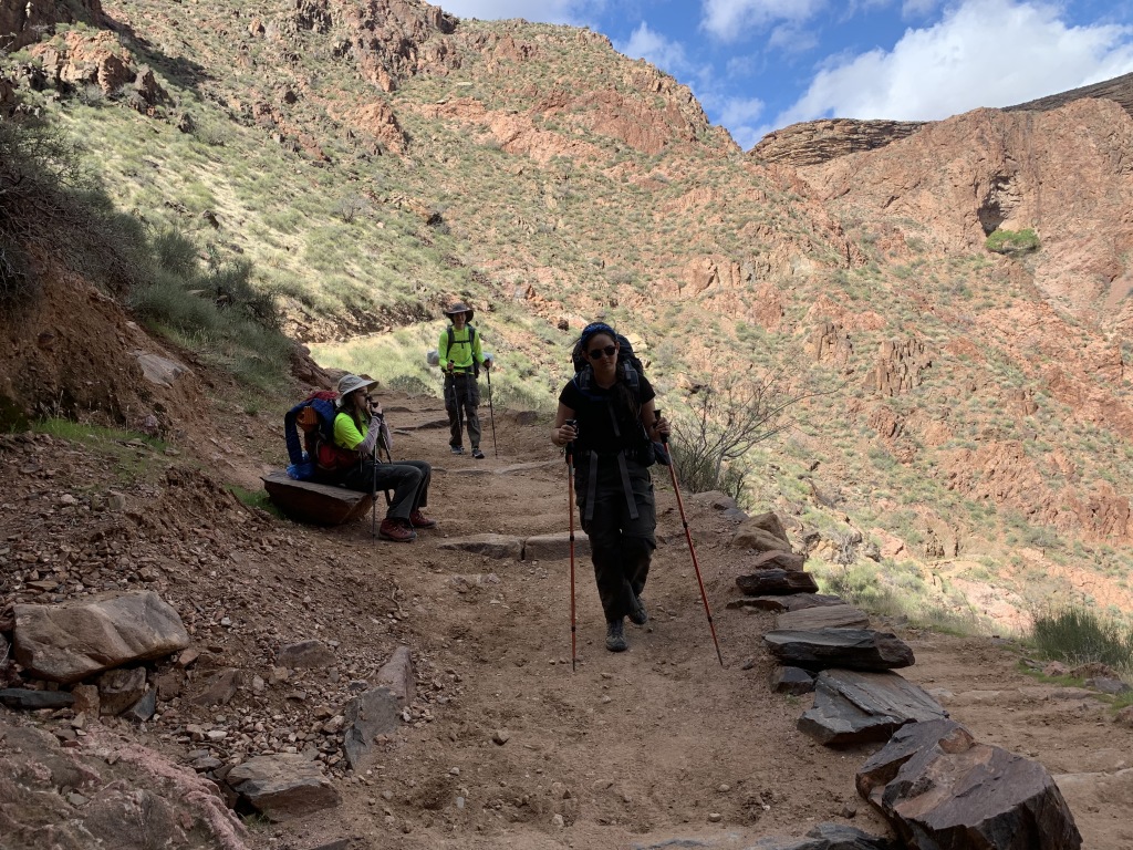 2020/03(March)/Grand-Canyon-Crew-8787/1024x768_2020-03-18-Grand-Canyon-Crew8787-065-Izzy-Dax-Addison.JPG