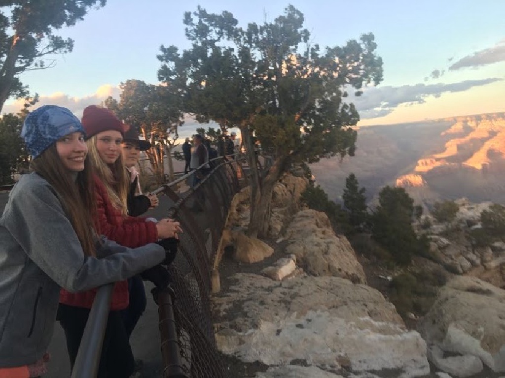 2020-03-99-Grand-Canyon-Crew8787-35-Ella-Megan-Addison.JPG