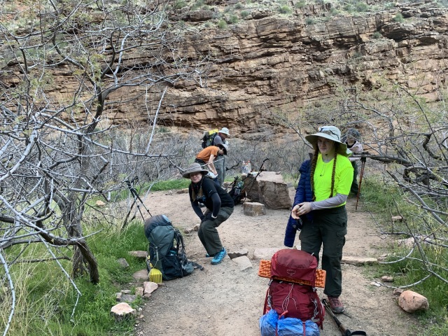 2020/03(March)/Grand-Canyon-Crew-8787/640x480_2020-03-17-Grand-Canyon-Crew8787-01-Nicole-Dax-Carl-Izzy-Addison.JPG