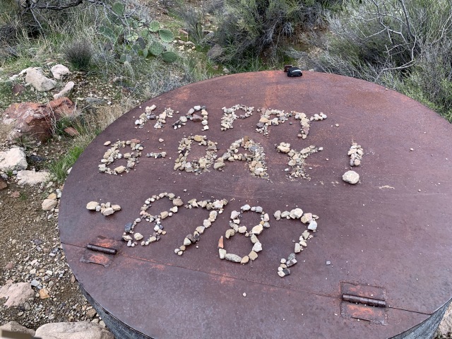 2020/03(March)/Grand-Canyon-Crew-8787/640x480_2020-03-19-Grand-Canyon-Crew8787-124-rocks.JPG