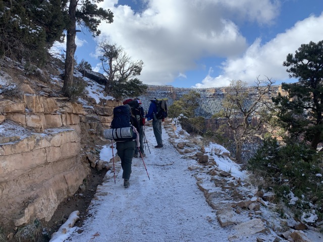 2020/03(March)/Grand-Canyon-Crew-8787/640x480_2020-03-20-Grand-Canyon-Crew8787-69-Addison-Ella-Megan-Carl.JPG