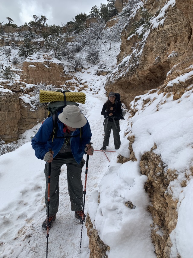 2020/03(March)/Grand-Canyon-Crew-8787/640x480_2020-03-20-Grand-Canyon-Crew8787-86-Carl-Addison-snowball-fight.JPG
