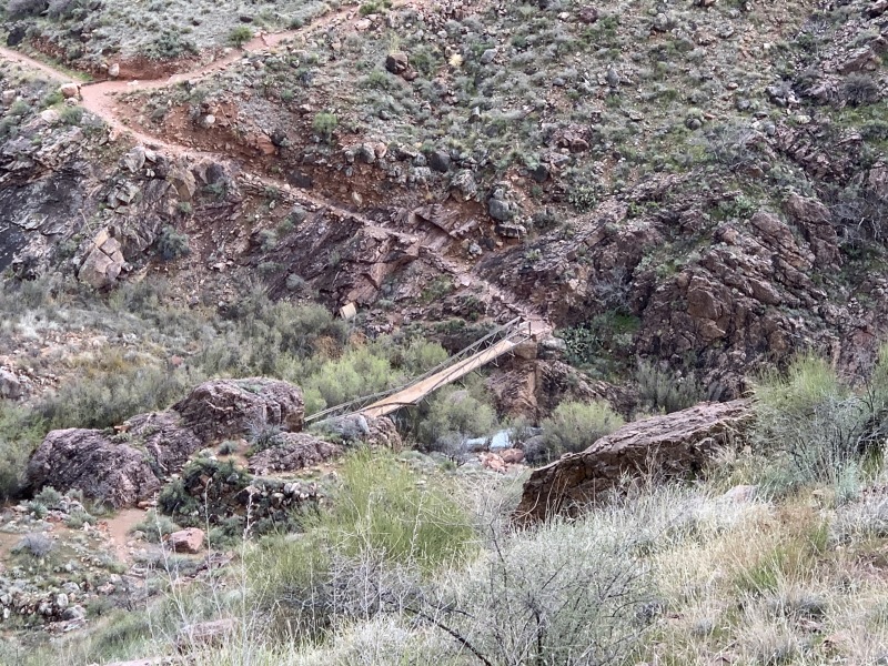 2020/03(March)/Grand-Canyon-Crew-8787/800x600_2020-03-19-Grand-Canyon-Crew8787-112-broken-foot-bridge.JPG