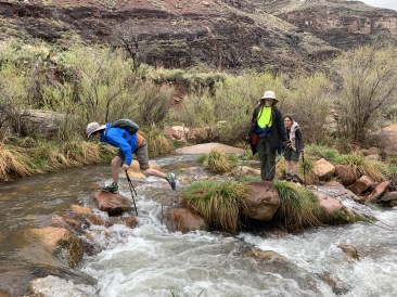 2020-03-19-Grand-Canyon-Crew8787-017-crossing-stream-to-ribbon-falls-Dax-Izzy-Addison.JPG