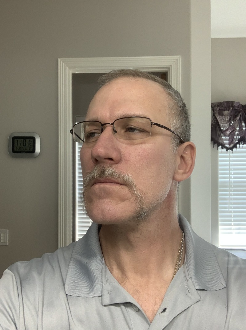 2020/03(March)/Travis-Beard-Shaving/800x600_2020-03-29-Travis-Beard-Shaving-stages-07.JPG