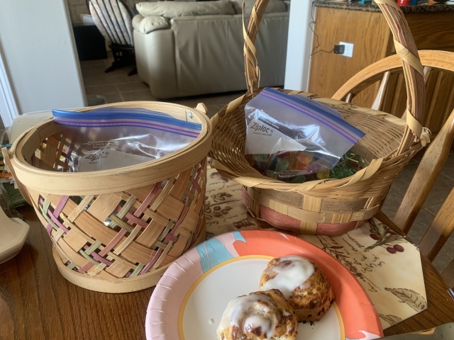 2020/04(April)/Easter/2020-04-12-Easter-during-COVID19-1-baskets-and-rolls.JPG